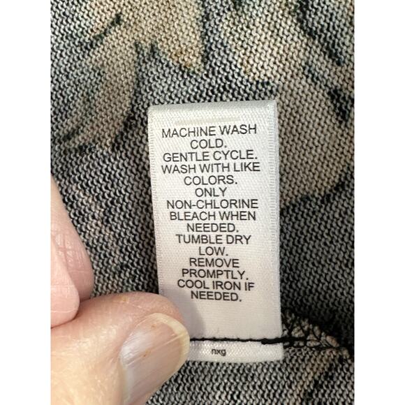 Cato Est. 1946 Women’s Sz M Top Pullover Long Sleeve Gold Threads Fall Winter - Picture 10 of 13